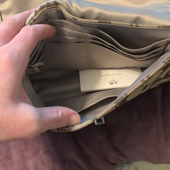 Coach wristlet - Picture 3 of 7